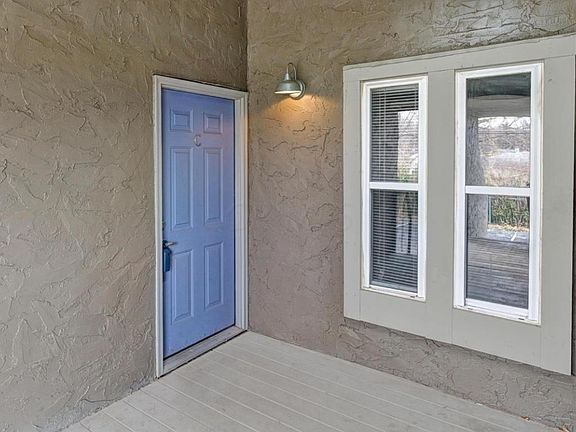 3rd image of 940 Quay Ave APT C