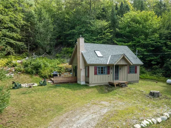 398 Tallwood Circle, Londonderry, VT 05148