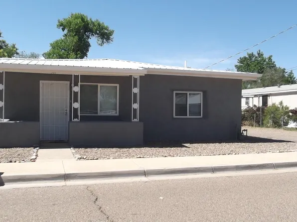 511 Cortez St SE, Los Lunas, NM 87031