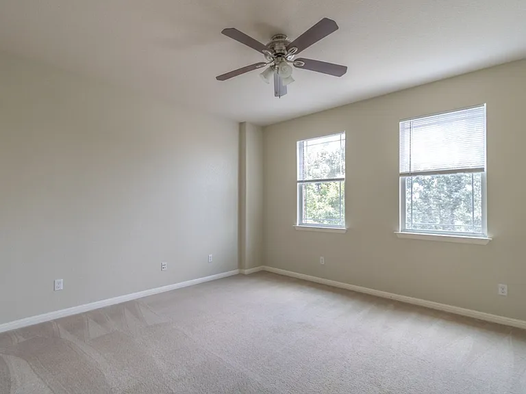 18601 Derby Hill Ln — Photo 35
