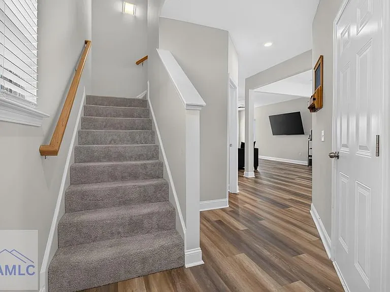 929 Abode Ave — Photo 3