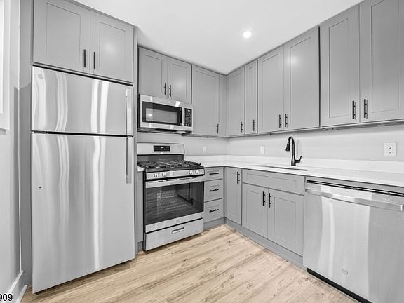 5th image of 100 Kansas St #2