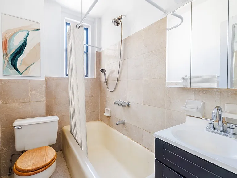 244 W 72nd St #2F — Photo 3