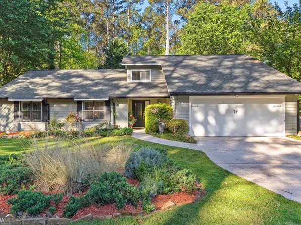 203 Silverwood Way, Peachtree City, GA 30269