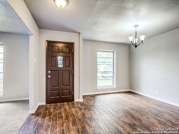 4th image of 119 Amistad Blvd