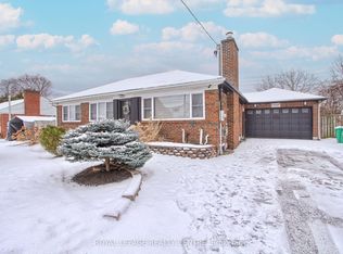2552 Whaley Dr, Mississauga, ON L5B 1X2