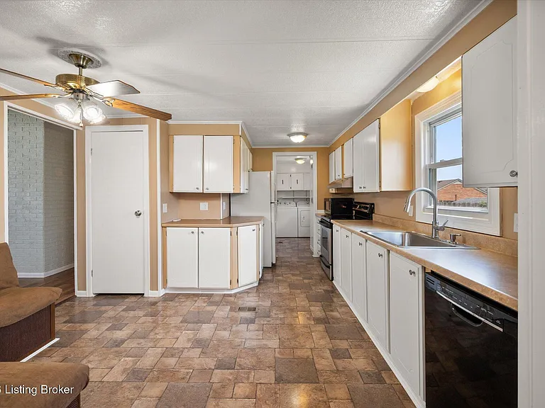 6027 Highliner Dr — Photo 5