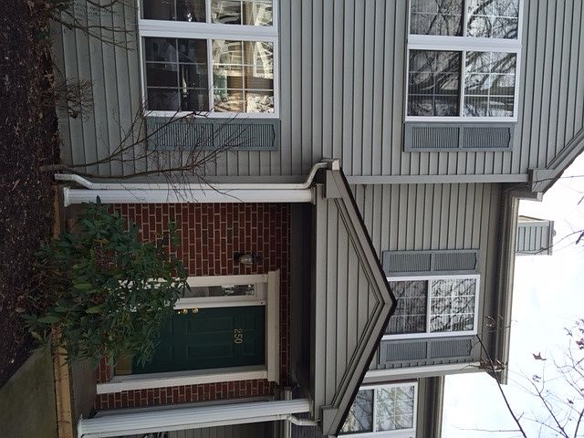 1st image of 250 Bronze Leaf Dr
