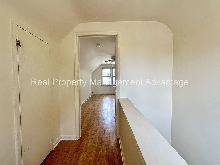 1596 Albany St — Photo 15
