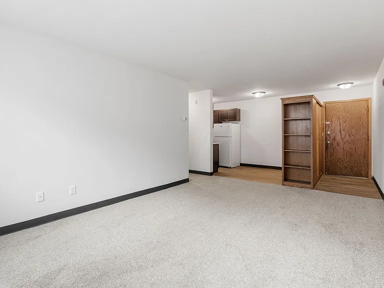 Lake Street Manor — Photo 29