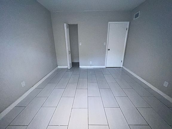 5th image of 452 SW 4th Ave APT 2