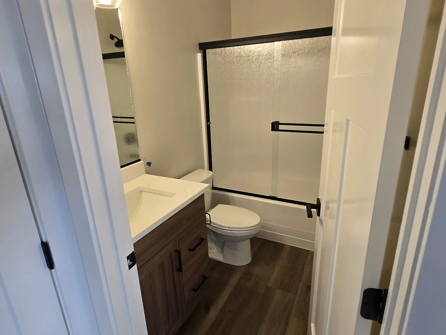 3 bed, 2.5 bath, 1375 sqft, $1,675 — Photo 2