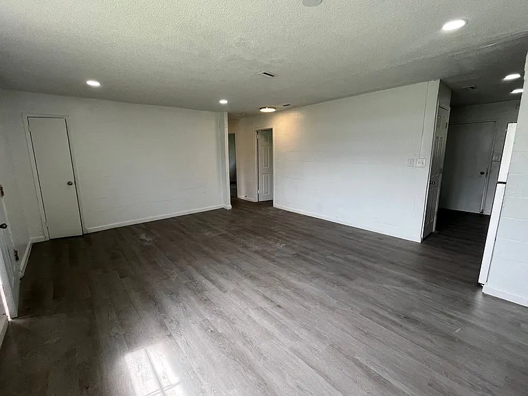 Horizon Circle Apartments — Photo 11