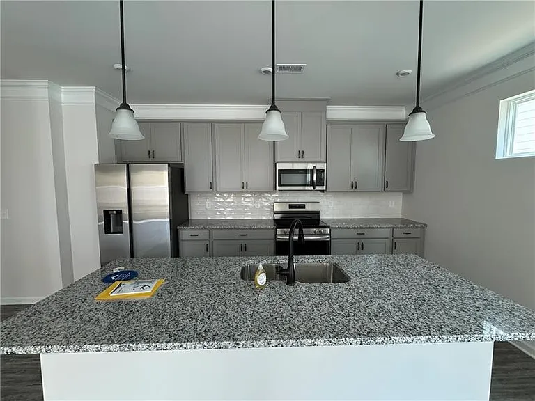 423 Perth Dr — Photo 11