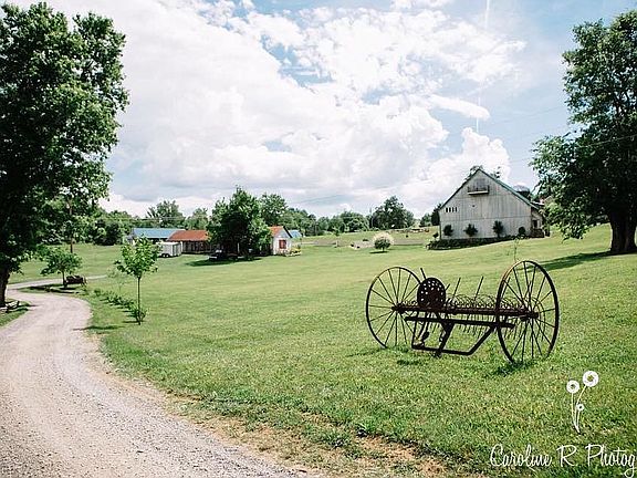 4th image of 4077 Sevierville Rd