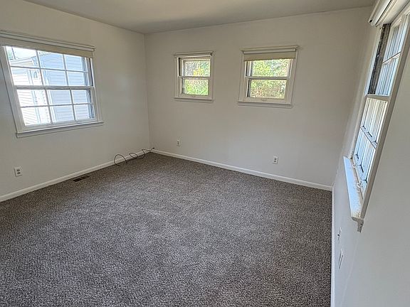 5th image of 8060 Lenore St