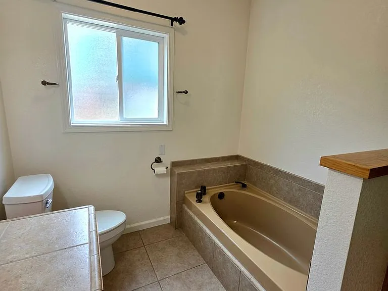 1424 Calexico Dr — Photo 15