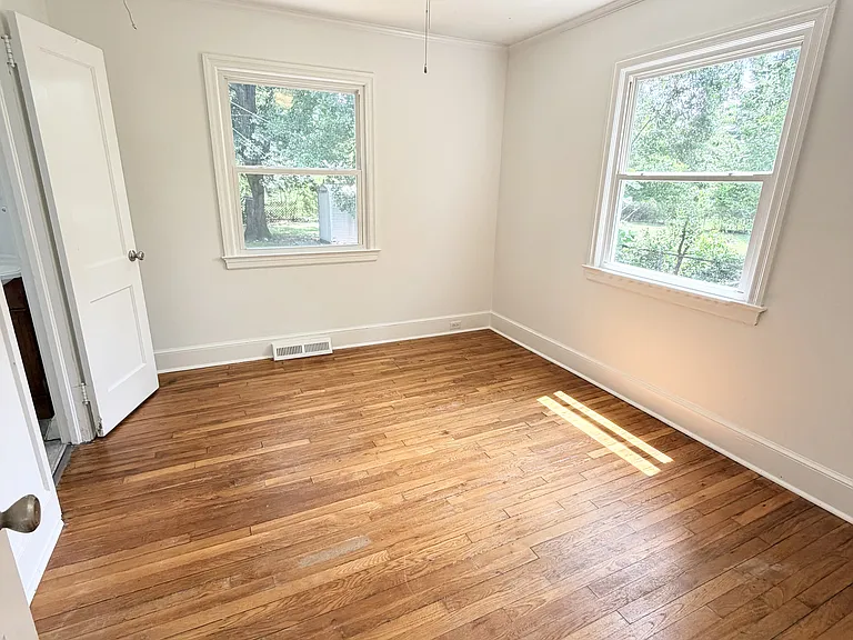 1305 Summerland Dr — Photo 5