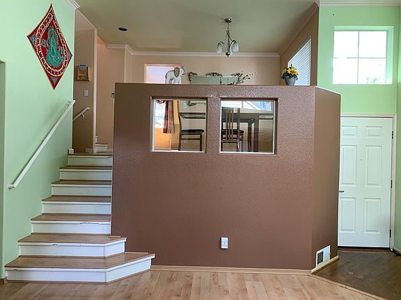 5th image of 2042 Lovell Pl