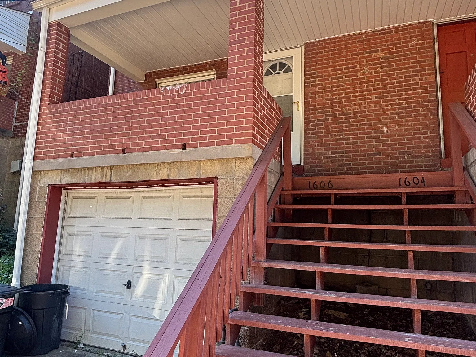 2 bed, 900 sqft, $995 — Photo 2