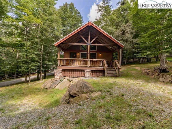 135 Staghorn Hollow Road, Beech Mountain, NC 28604