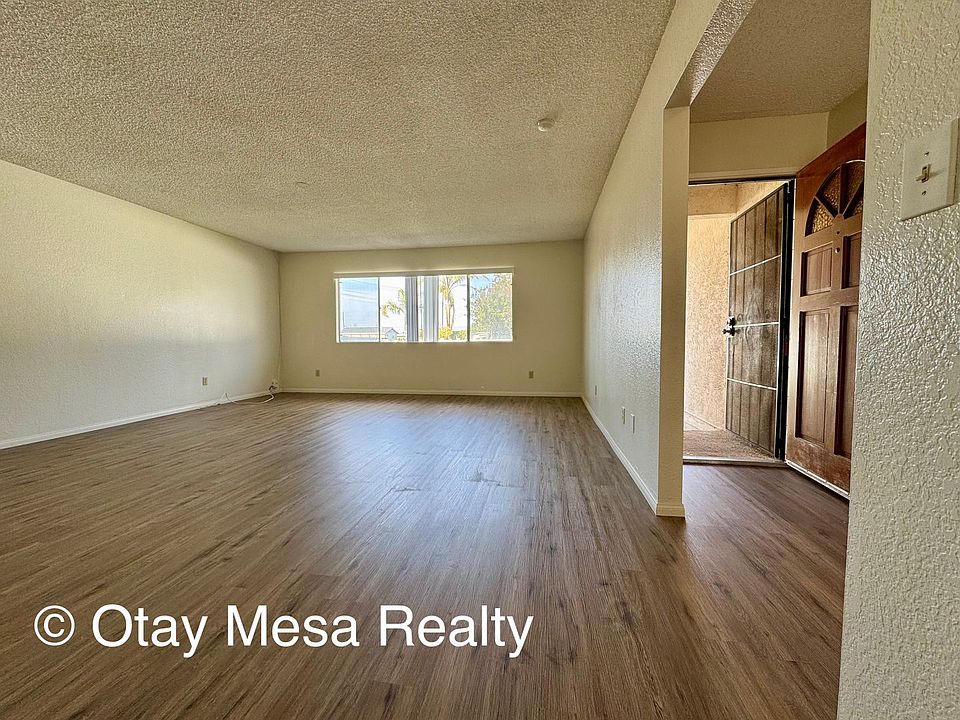 1st image of 851 Iris Ave