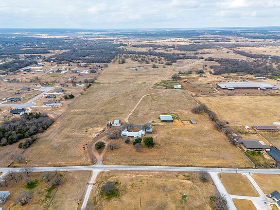 4th image of 938 County Road 3341
