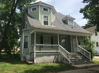 649 E Station St, Kankakee, IL 60901