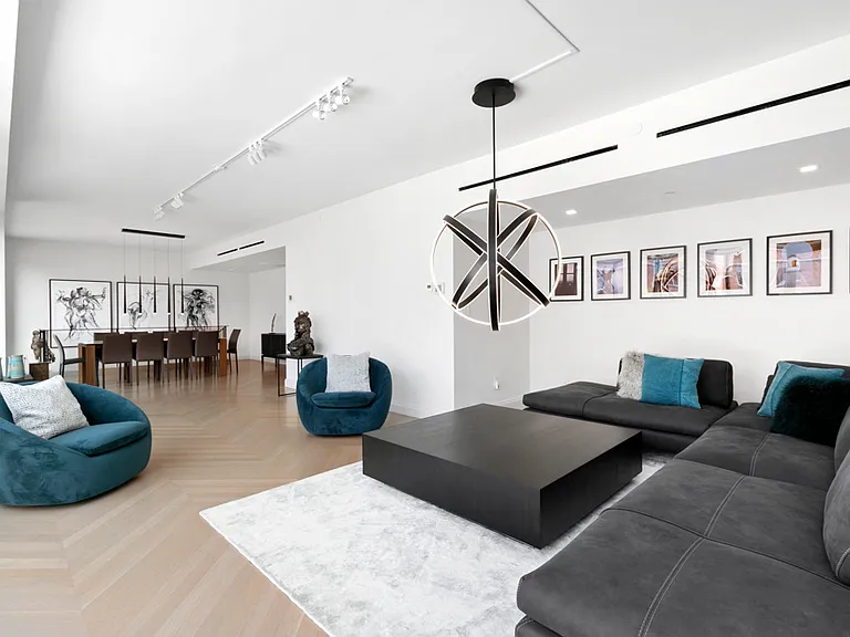 117 W 21st St #PHA — Photo 7