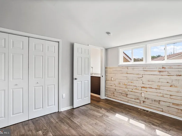1523 Kensington Dr — Photo 25