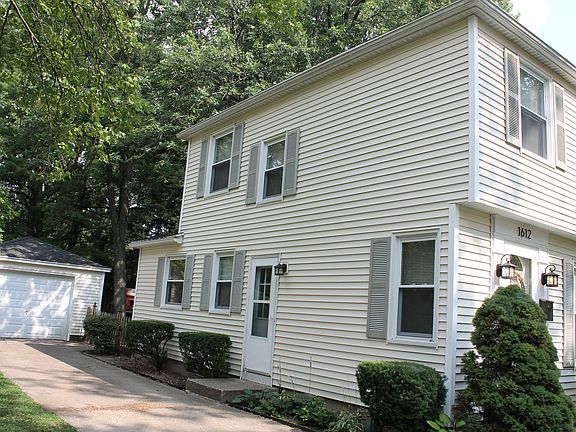 3rd image of 1612 Plymouth Ave SE