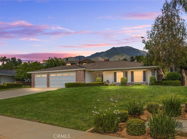28398 Carriage Hill Dr, Highland, CA 92346