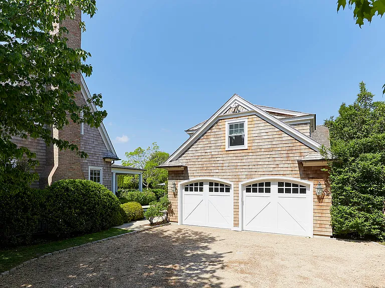 678 Halsey Ln — Photo 22