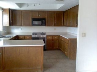 21296 Balsa Rd, Apple Valley, CA 92308