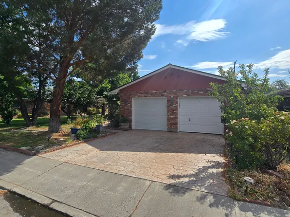 100 Hunter Lake Dr, Reno, NV 89509
