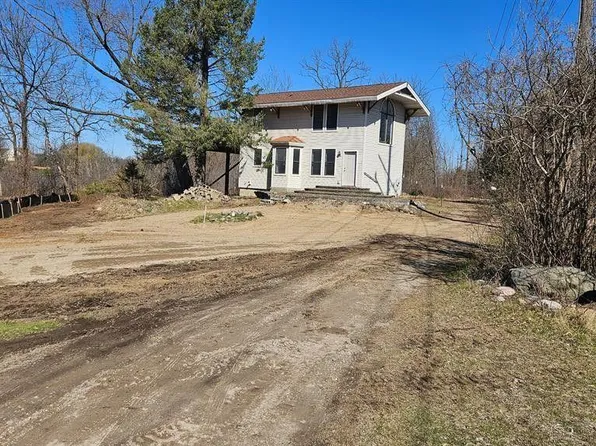 4433 Brighton Rd, Howell, MI 48843