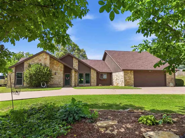 146 Bobwhite Rd, Ponca City, OK 74604