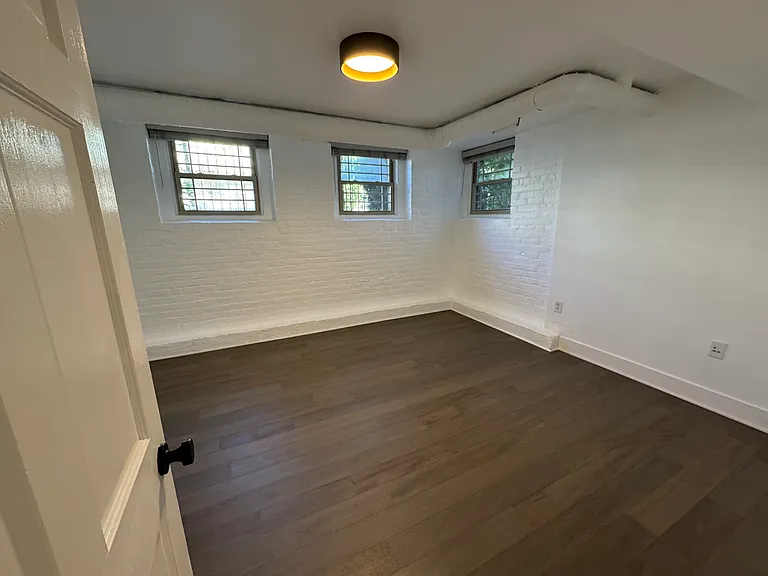11433 Ashbury Ave #1 — Photo 31