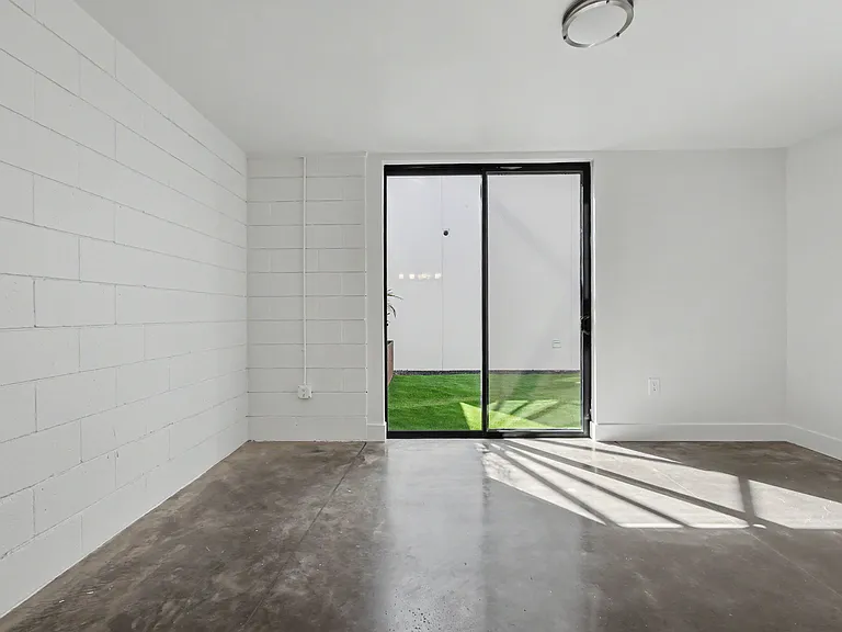 1737 Chalmers St #105E — Photo 8