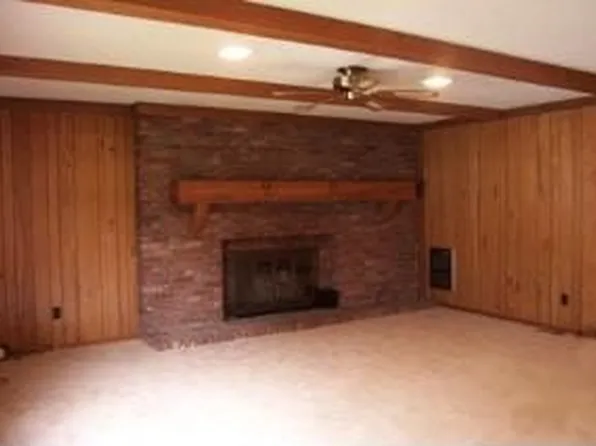 1217 Dixie Hwy, Rossford, OH 43460