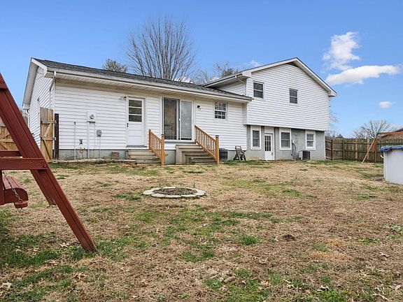 4th image of 1885 Campbell Dr