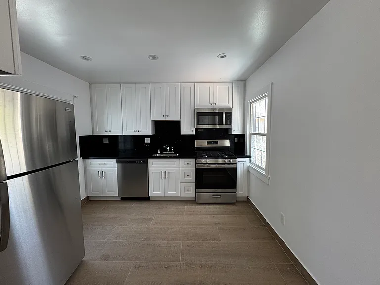14224 Friar St #1 — Photo 15