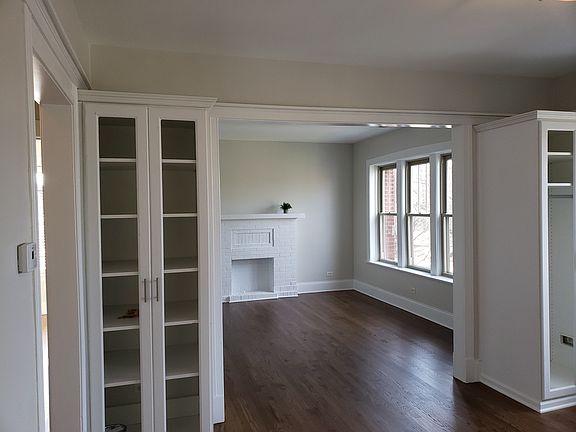 3rd image of 5615 N Hermitage Ave #3