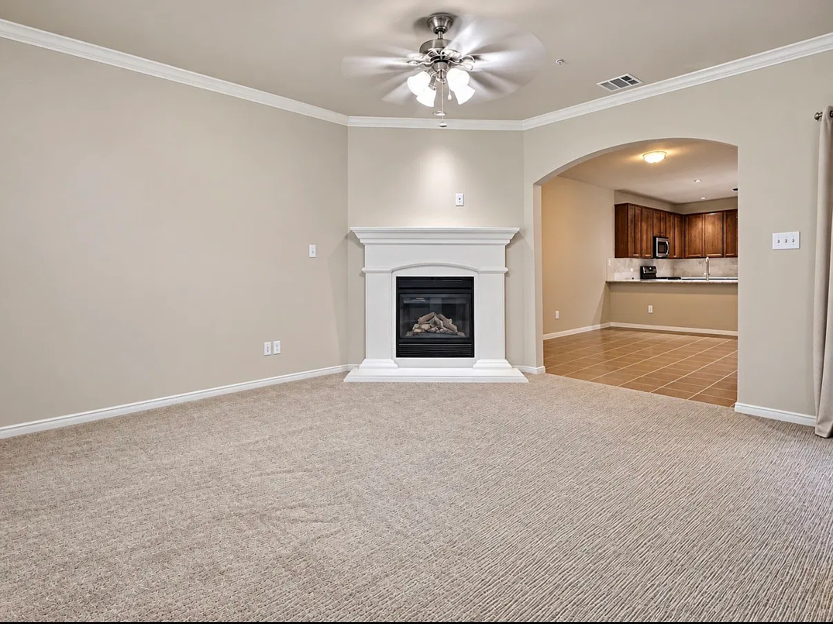 2 bed, 1710 sqft, $2,450 — Photo 4