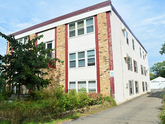 3rd image of 315 5th St SE APT 301