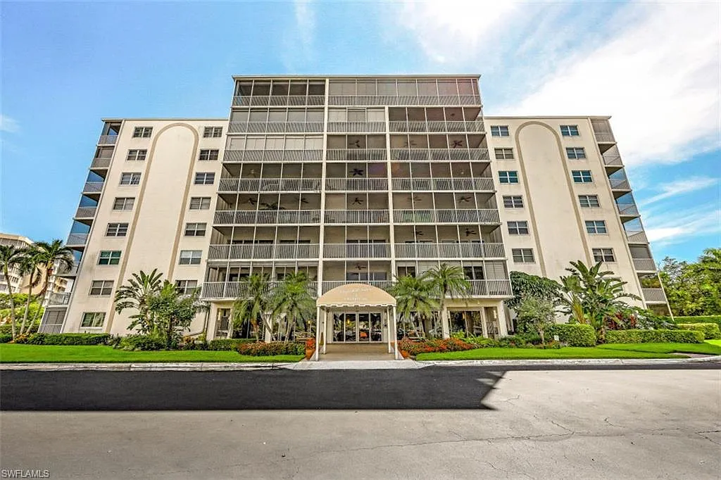 1 bed, 2.0 bath, 1147 sqft, $6,700 — Photo 4
