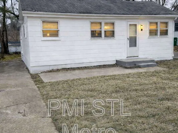 36 Connolly Dr, Saint Louis, MO 63135