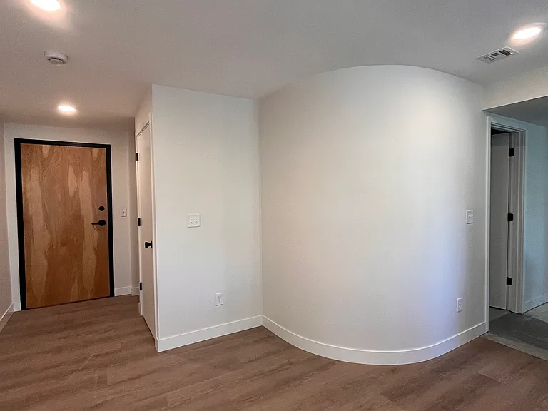 307 W 3rd St #201 — Photo 2