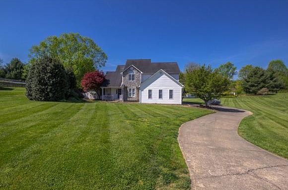 1st image of 5 Summerfield Cir