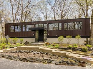 74 Lincolnshire Dr, Lincolnshire, IL